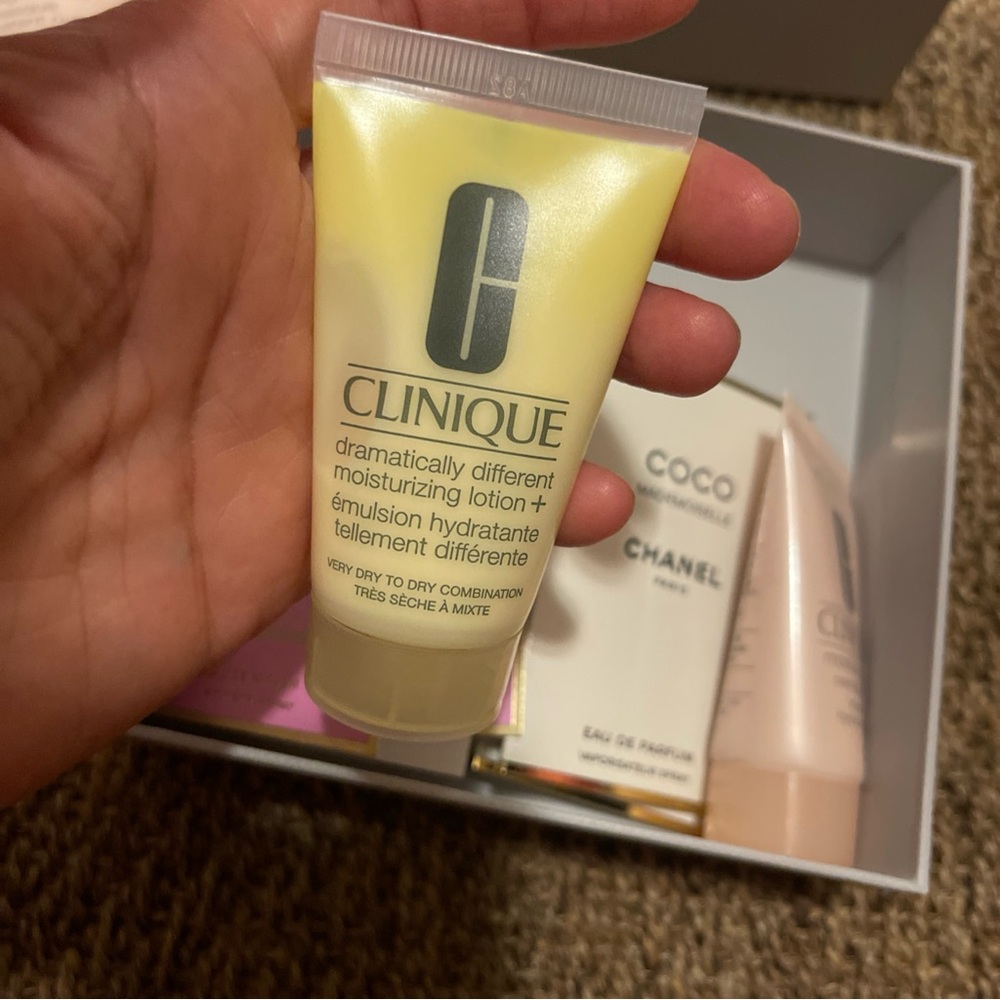 Makeup bundle - Picture 3 of 10